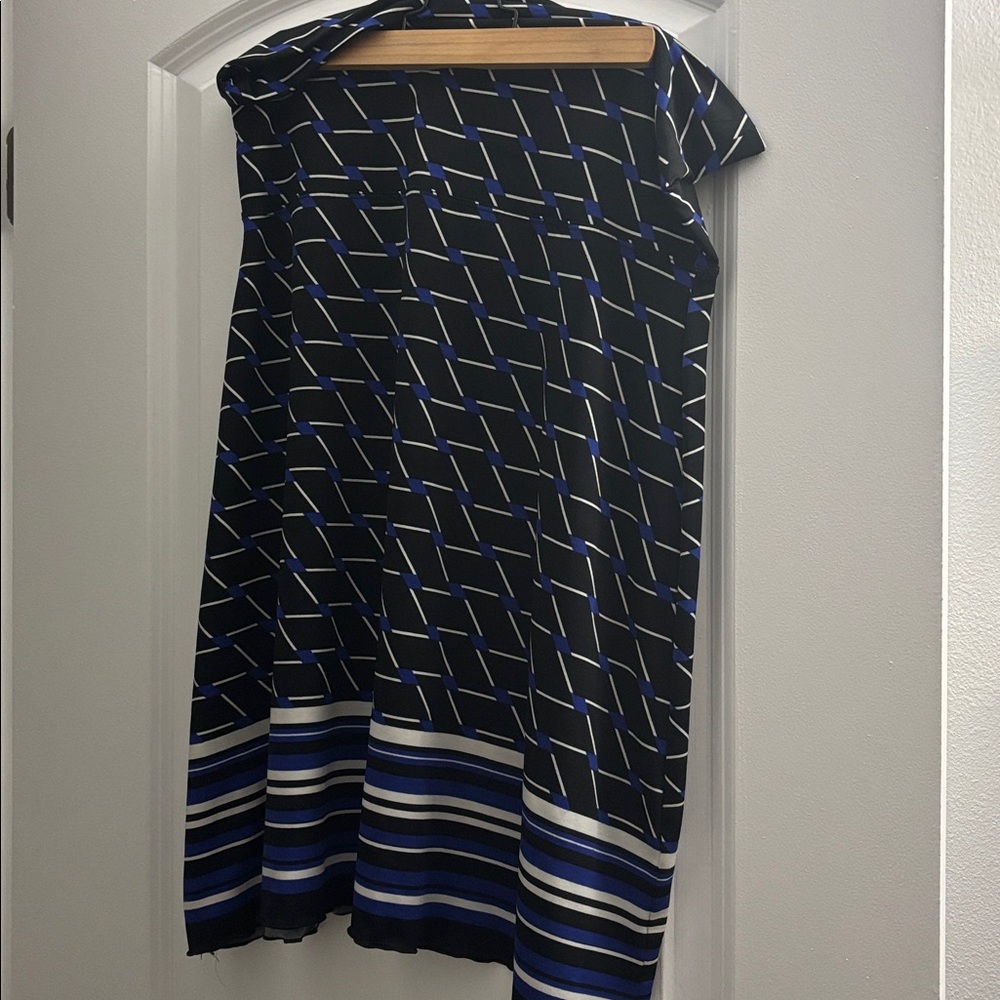 Studio M Black and Blue Patterned skirt gently loved